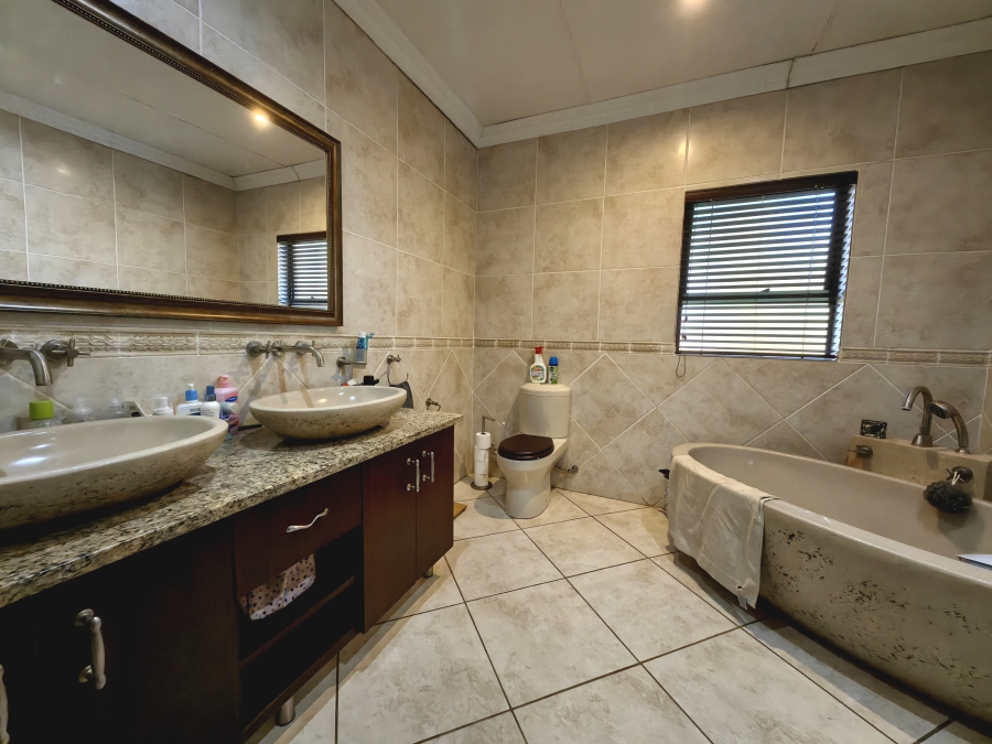 Commercial Property for Sale in Waterglen A H North West